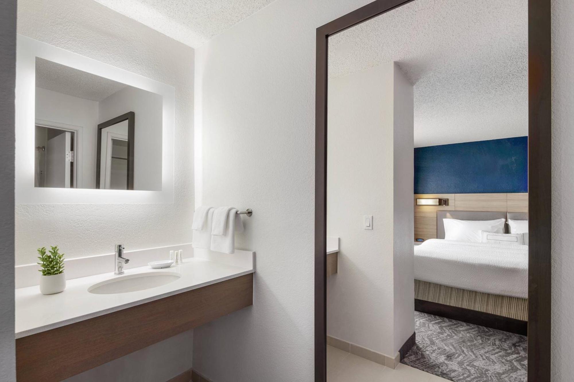 Springhill Suites Tempe At Arizona Mills Mall Exterior foto